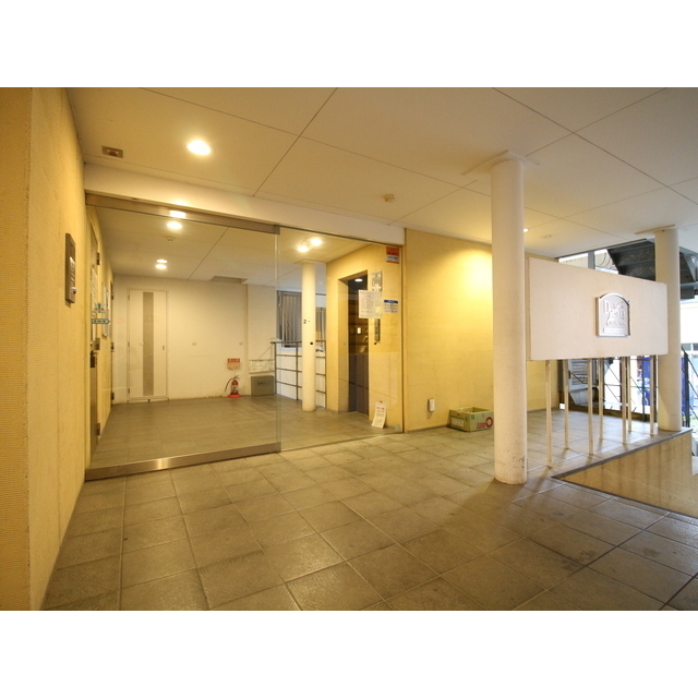 14/14 エントランス