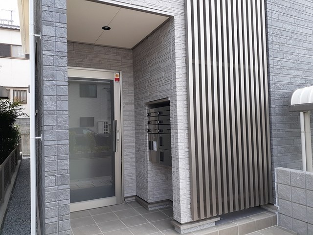 13/20 エントランス