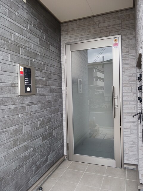 14/20 エントランス