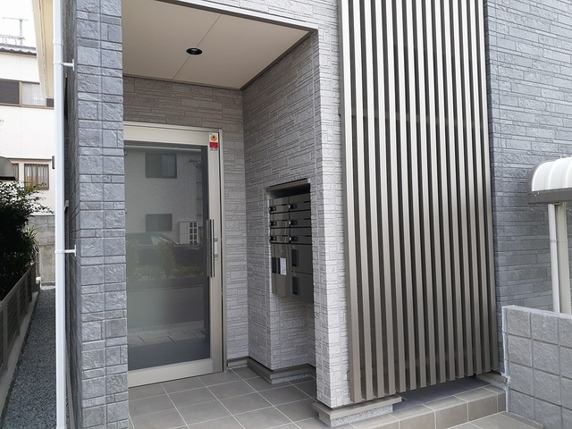 13/20 エントランス