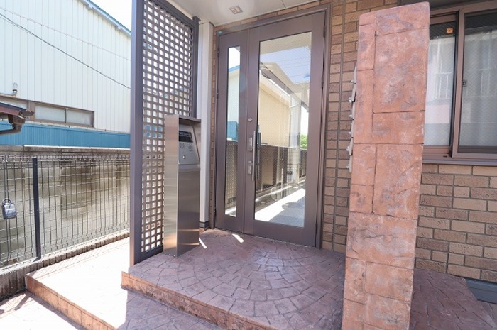 19/30 エントランス