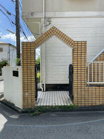 16/16 エントランス