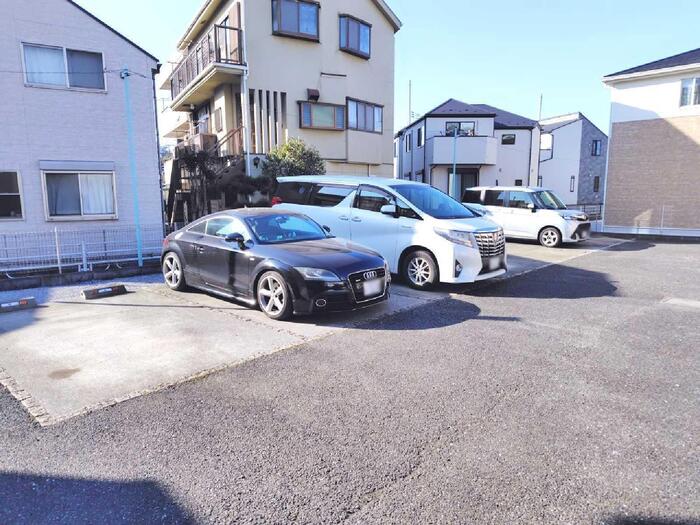 20/28 駐車場