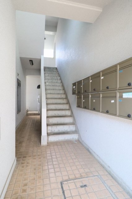 17/19 エントランス