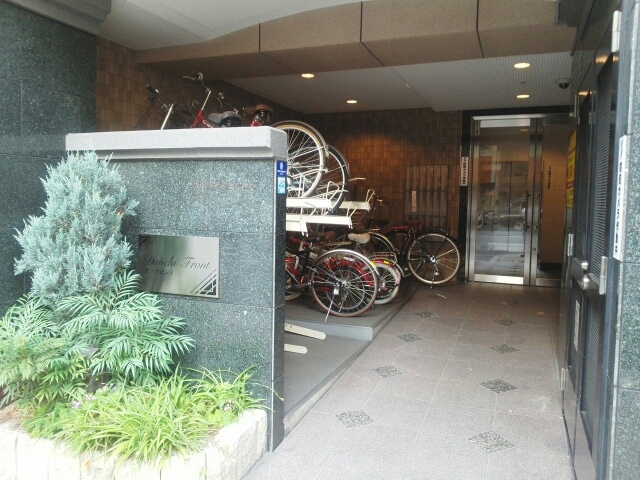 14/20 エントランス