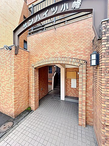 16/30 エントランス