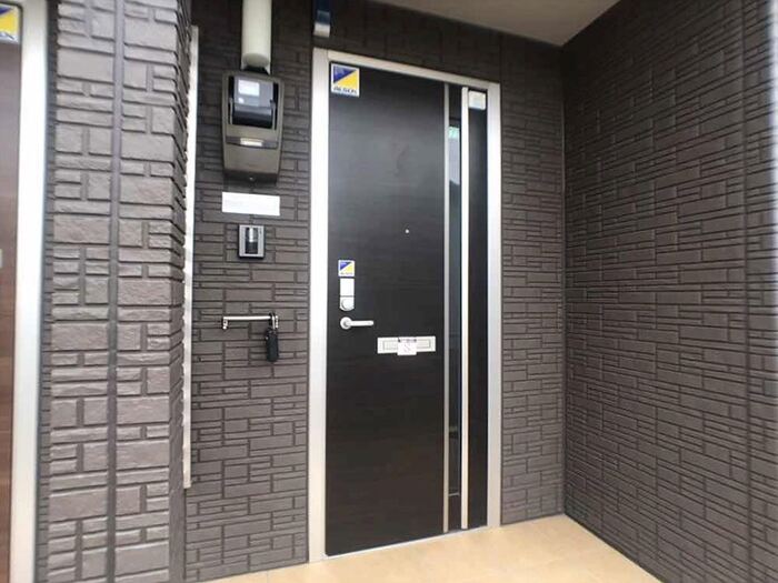 16/20 エントランス