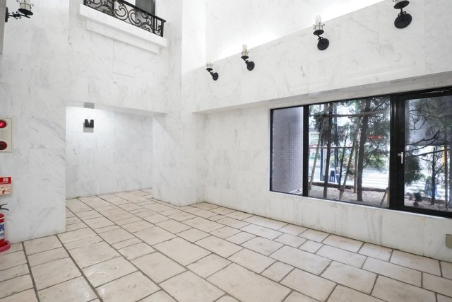 20/20 エントランス