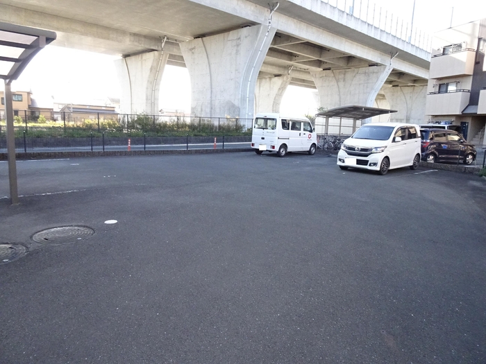 17/17 駐車場