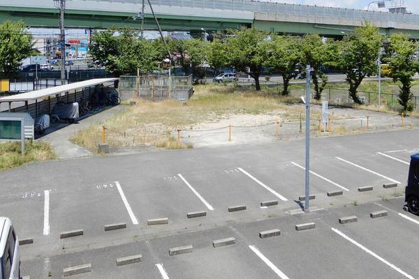 16/21 駐車場