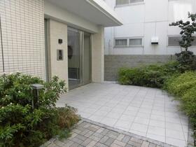 15/16 エントランス