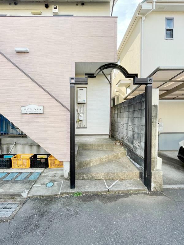 13/13 エントランス