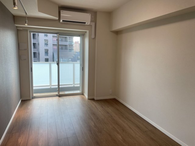 16/20 エントランス