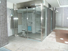 2/2 エントランス