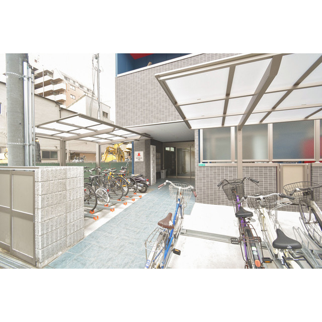 17/17 エントランス