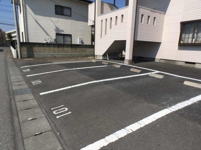 20/28 駐車場