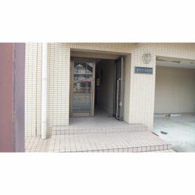 14/14 エントランス