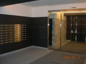 16/16 エントランス