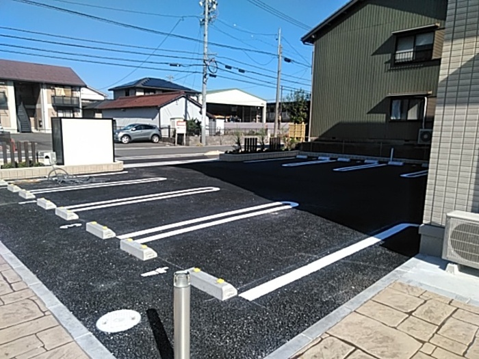 15/18 駐車場