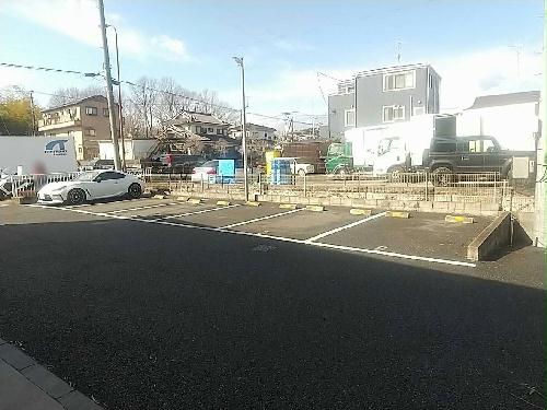 2/3 駐車場
