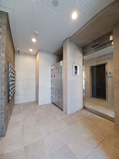 14/20 エントランス