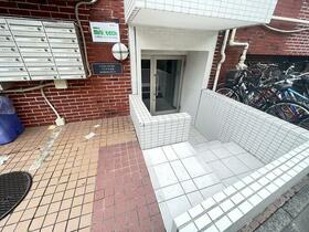 22/24 エントランス