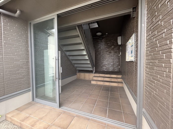 2/4 エントランス