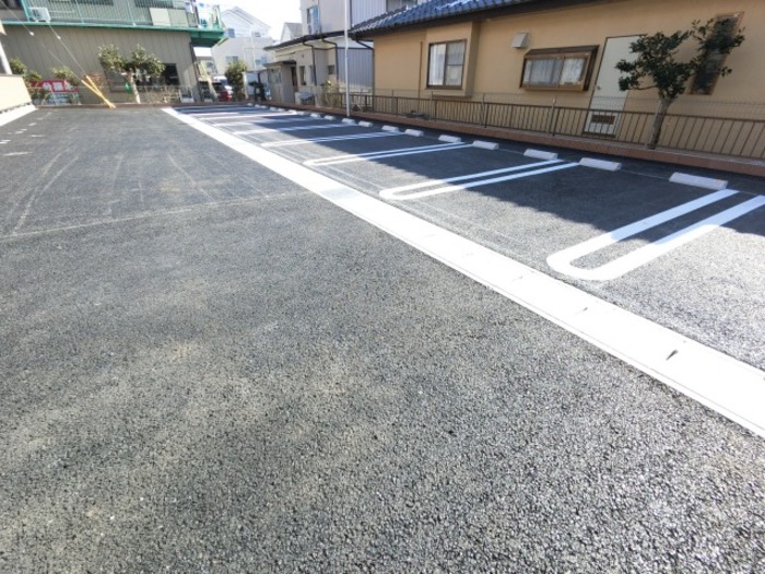20/27 駐車場