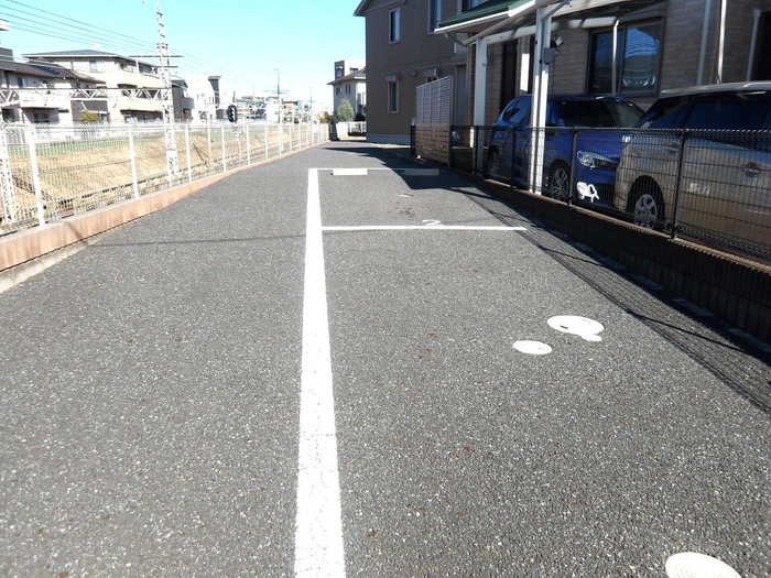 20/29 駐車場
