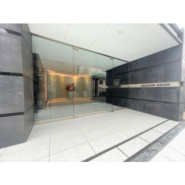 19/25 エントランス