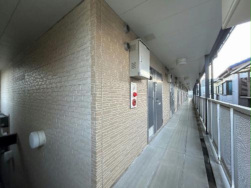 13/14 エントランス