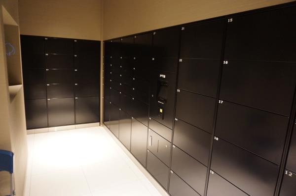 27/30 エントランス