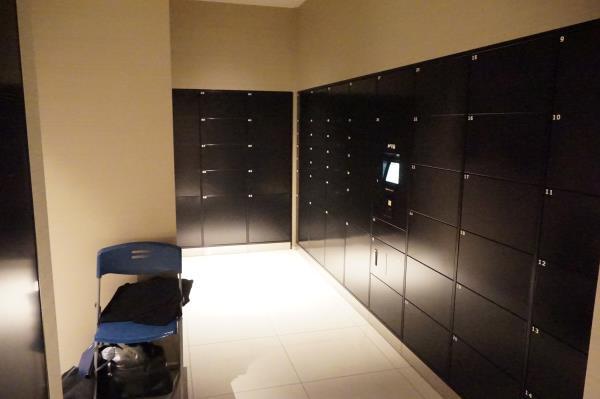 27/30 エントランス