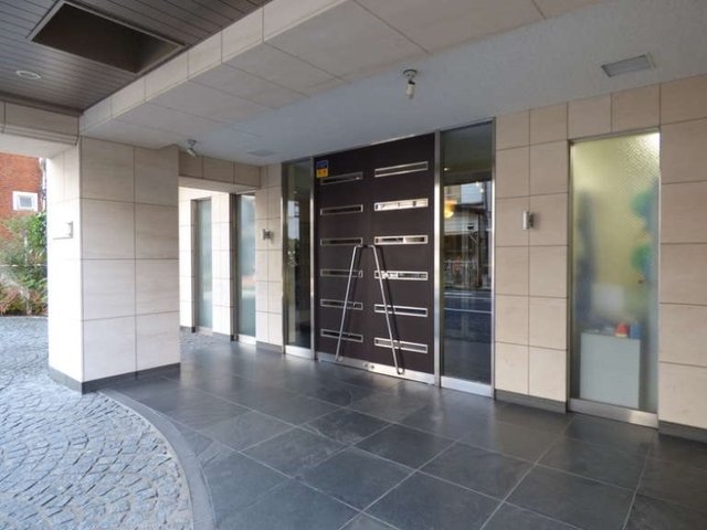 18/18 エントランス