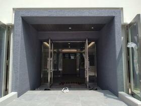 17/17 エントランス