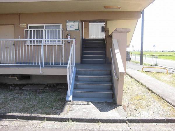 15/23 エントランス