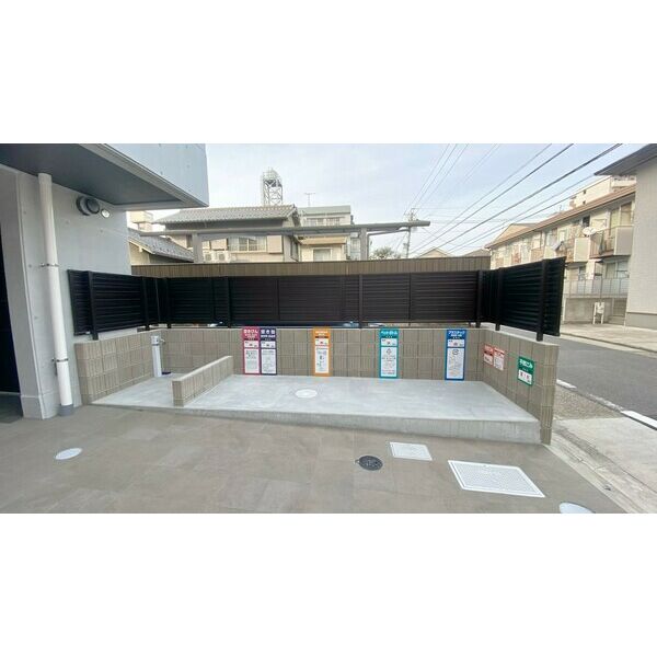 15/23 駐車場