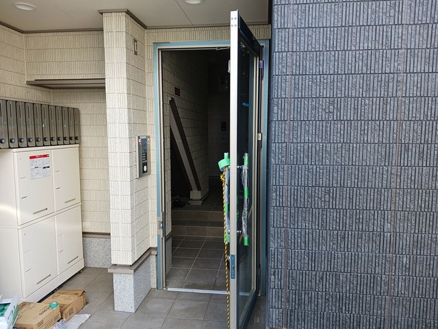 14/20 エントランス