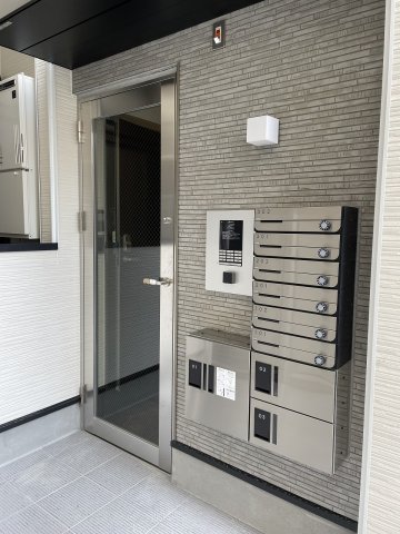 17/17 エントランス