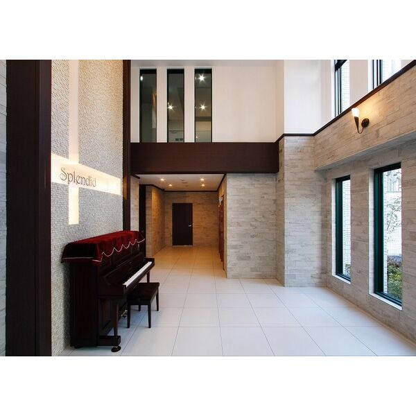 20/30 エントランス