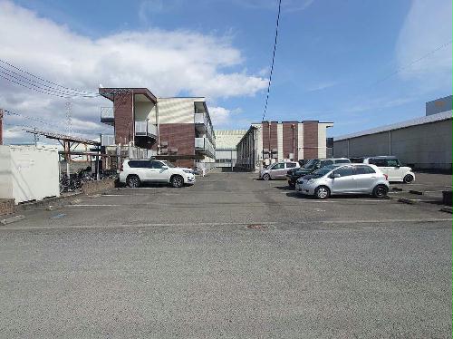 13/17 駐車場