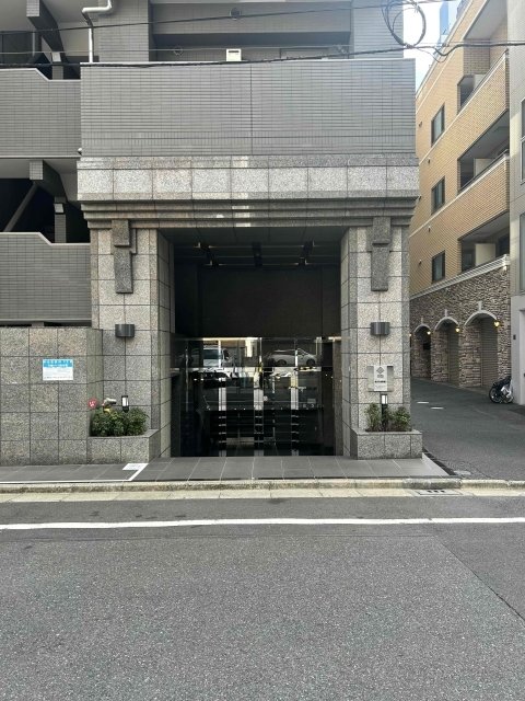 22/29 エントランス