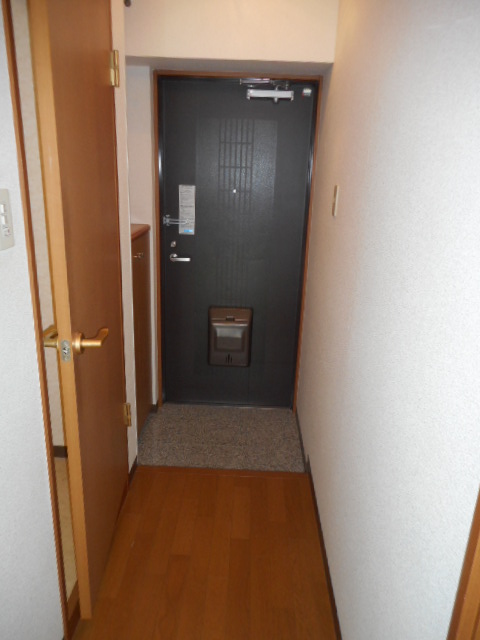 21/30 エントランス