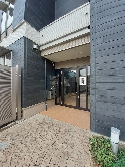 14/20 エントランス