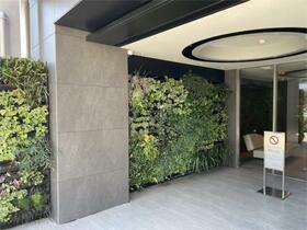 14/14 エントランス