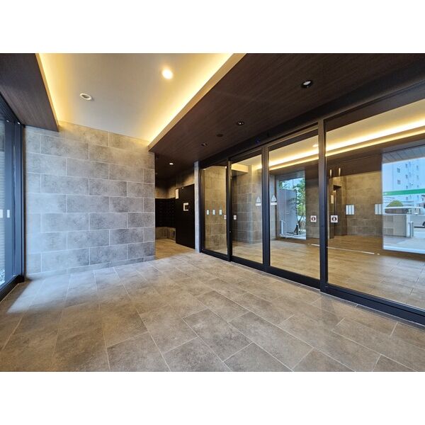 2/4 エントランス