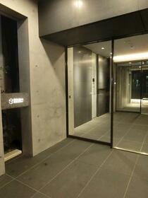 16/16 エントランス