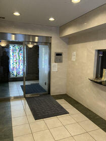 16/16 エントランス