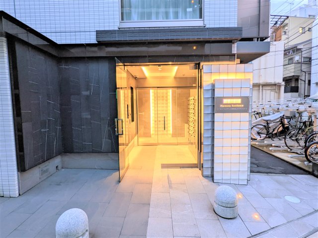 18/21 エントランス