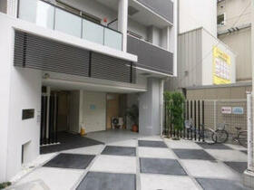 16/21 エントランス